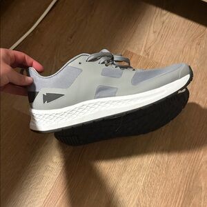Go ruck ments grey sneakers